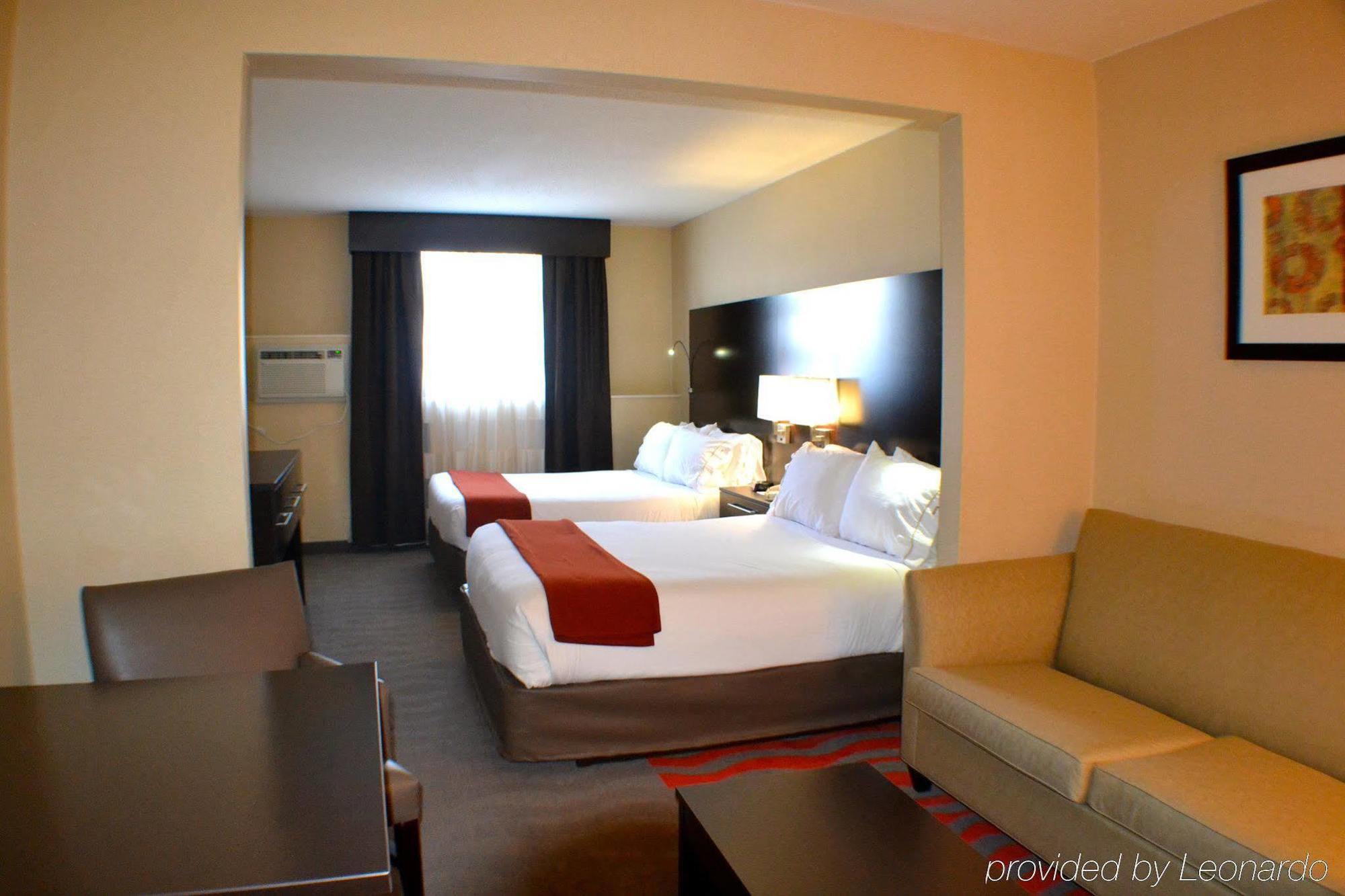 Holiday Inn Express Hotel & Suites Waterford By Ihg Exterior foto