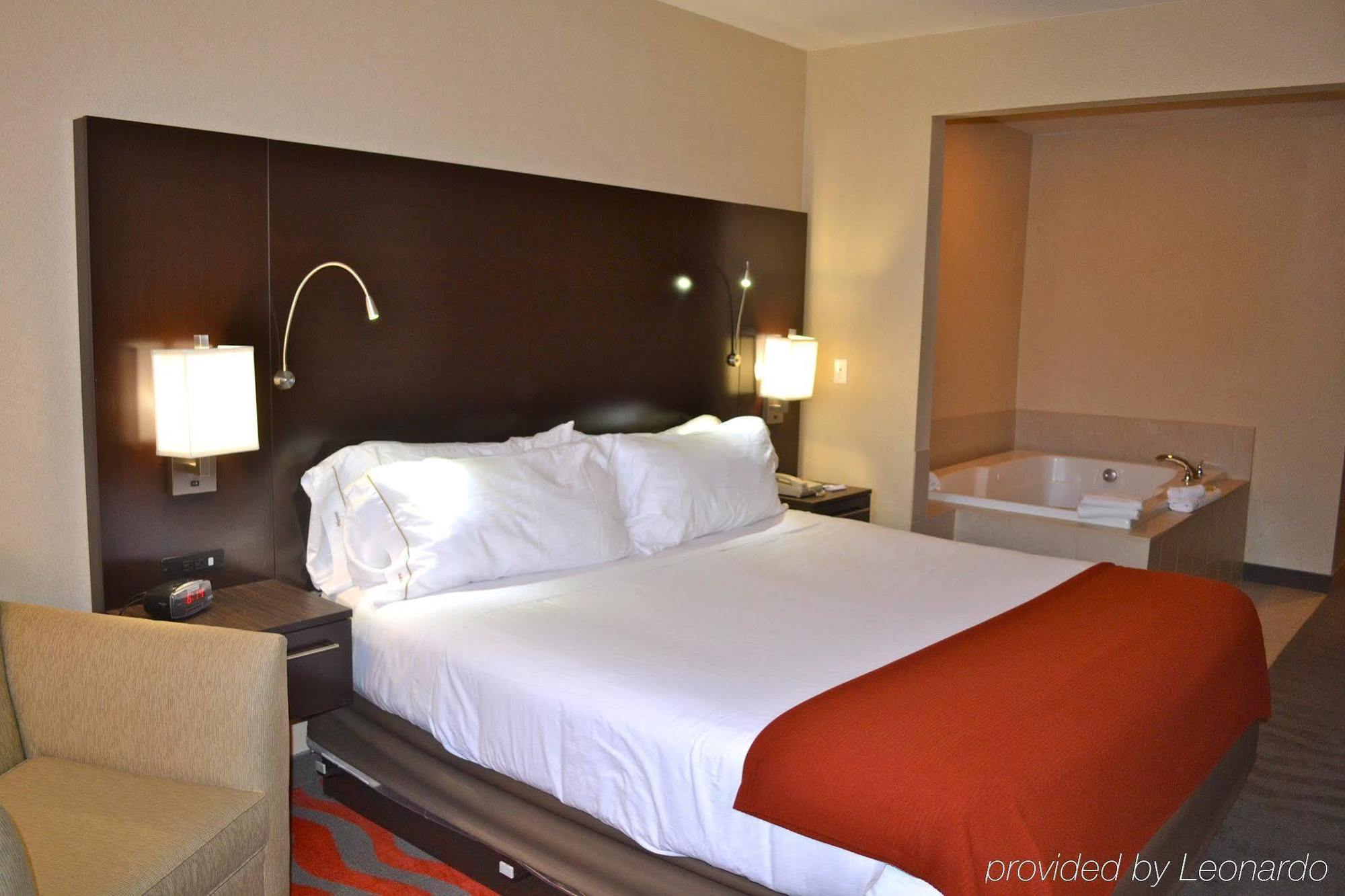 Holiday Inn Express Hotel & Suites Waterford By Ihg Exterior foto